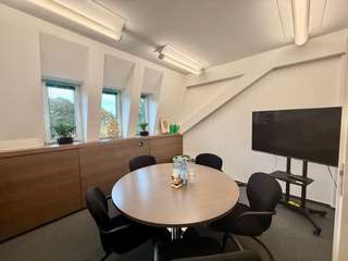 Repräsentative Büroetage mit Charakter – Arbeiten, wo Fokus möglich ist